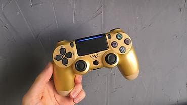 Продаю джойстик на PS4 золотого цвета. Состояние - НОВЫЙ с коробкой at lalafo.kg Продаю джойстик на PS4 золотого цвета. Состояние - НОВЫЙ с коробкой