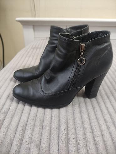 Ботинки, 35.5, 36, Б/у, цвет - Черный, Самовывоз