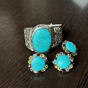 куплю золотую цепочку: Комплект украшений с бирюзой и цветными вставками. Состав: - Крупный — 2