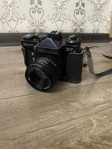 nikon p1000: Зенит ЕТ — пленочная зеркальная фотокамера М42 Комплектация: - камера — 2