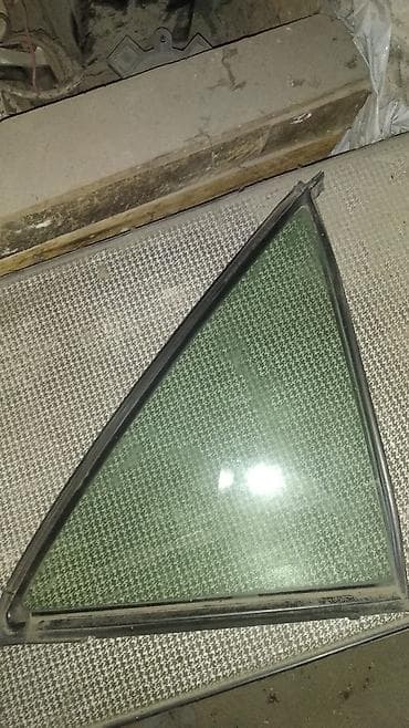 е 210: Заднее правое Mercedes-Benz, Оригинал — 1