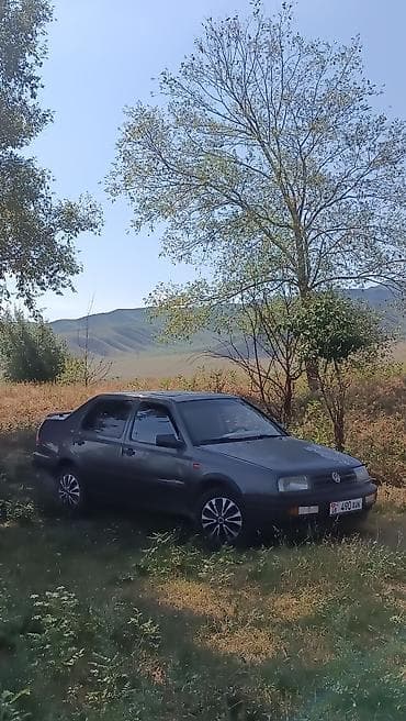 Продажа авто: Volkswagen Vento: 1992 г., 1.8 л, Механика, Бензин, Седан — 1