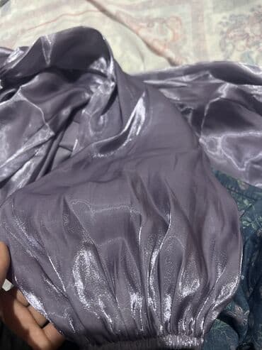 свадебное платье для беременных напрокат: Платье в пол из атласной ткани, лилово-сиреневый оттенок. - Материал — 2