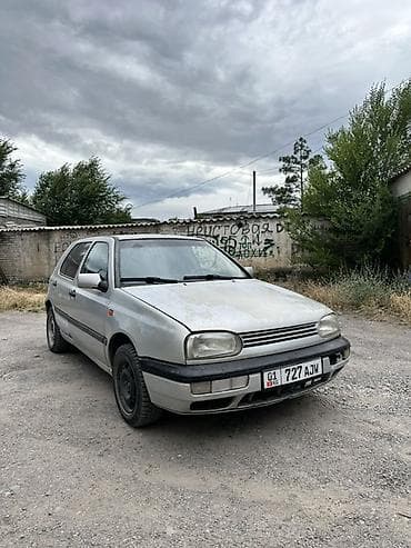 Унаа сатуу: Volkswagen Golf: 1992 г., 1.8 л, Кол менен иштөөчү, Бензин, Хетчбек — 1