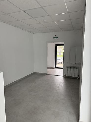 торговый места: Сдается Коммерческое помещение на первом этаже современного жилого — 4