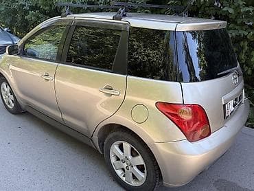 Продажа авто: Toyota Ist: 2003 г., Хэтчбэк — 4