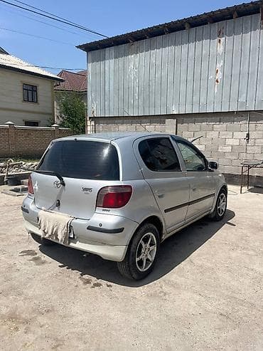Toyota Yaris: 2001 г., 1.3 л, Механика, Бензин, Хэтчбэк — 3