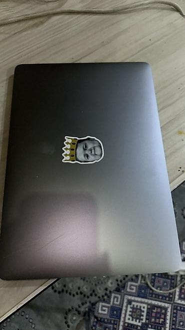 MacBook Pro 13" (2020, 4 порта Thunderbolt 3) в хорошем состоянии — 4