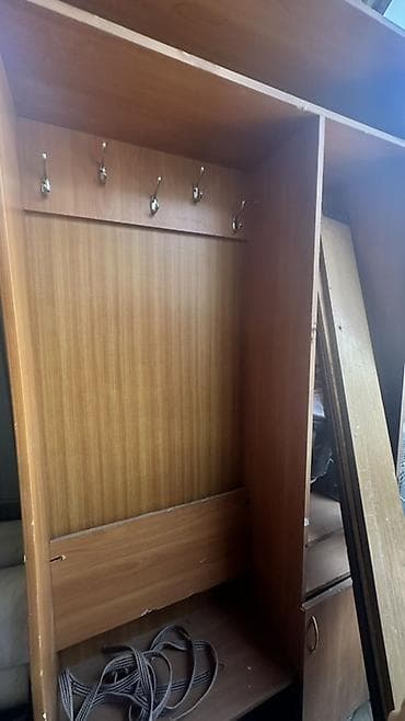 Кухонная тумбо с мойкой
Гардероб прихожий
Даром at lalafo.kg Кухонная тумбо с мойкой
Гардероб прихожий
Даром