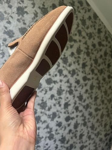 летние макасины: Лоферы из замши - Материал верха: мягкая бежевая замша - Конструкция — 4