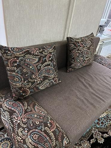 small table: Прямой диван — 7