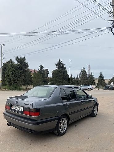 volkswagen polo 2018: Volkswagen : 1993 г., Механика, Бензин, Седан — 3