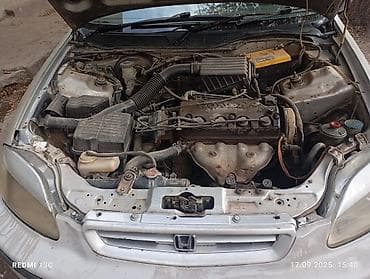 Унаа: Honda Civic: 1999 г., Кол менен иштөөчү, Бензин, Седан — 3