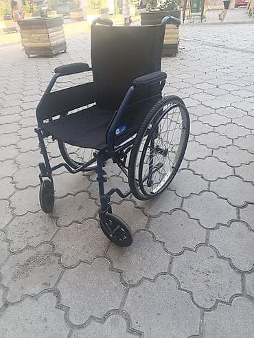 Инвалидная коляска Привозная из Италии 24х дюймовые бескамерные колеса at lalafo.kg Инвалидная коляска Привозная из Италии 24х дюймовые бескамерные колеса