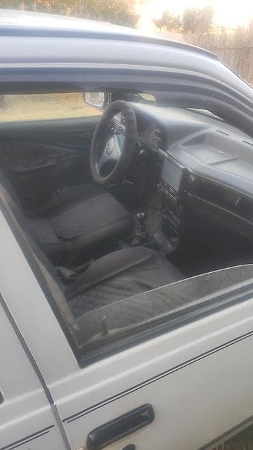 Daewoo Nexia: 1995 г., 1.5 л, Механика, Бензин, Седан — 4