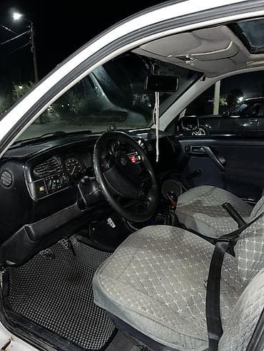 sprinter 315: Volkswagen Vento: 1993 г., 1.8 л, Механика, Бензин, Седан — 7