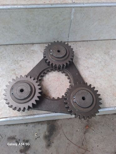 Запчасти на Экскаватор ХУНДАЙ 3700 бортовой