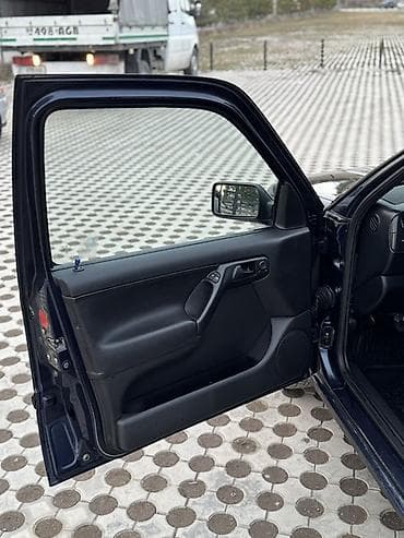 dodge chalanger: Volkswagen Vento: 1998 г., 2 л, Седан — 8