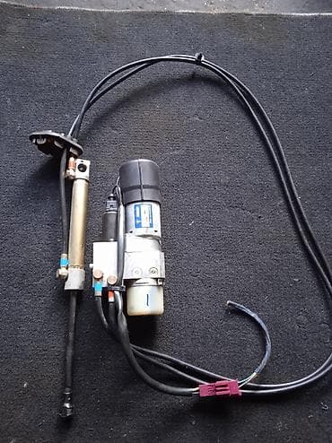 Автозапчасти на Мерседес-бенц Моторчик открывания и закрывания