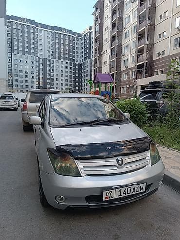 Toyota Ist: 2003 г., 1.3 л, Автомат, Бензин, Хетчбек