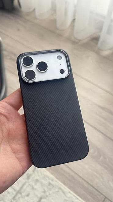 хс макс: IPhone 17 Pro, White Titanium — 2