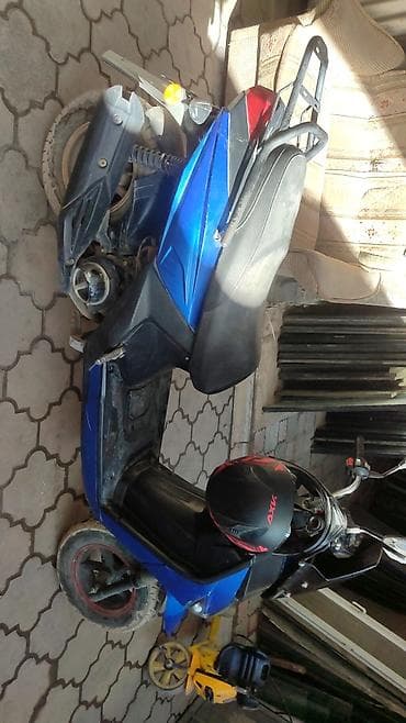 etari 700 max: Тип скутера 150 куб. см, Бензин, Б/у — 4