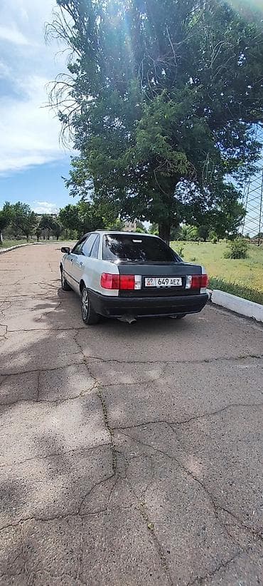 mers 212: Audi 80: 1991 г., 2 л, Механика, Бензин, Седан — 3