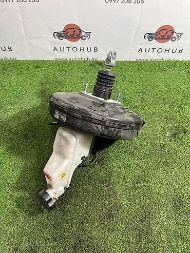 down pipe: Вакуум с главным тормозным цилиндром Kia k7 YG 3.0 GAS 2017 (б/у) — 1