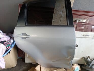 розовое платье со шлейфом: Задняя правая Toyota, Б/у, Оригинал — 3