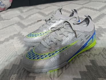 кета футбольный: Детские кроссовки/бутсы -сороконожка для футбола - Размер: 35 - Цвет — 2