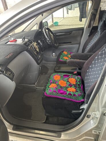 обмен на авто с доплатой: Toyota Ipsum: 2002 г., 2.4 л, Бензин, Минивэн — 5