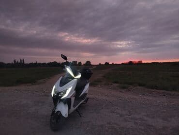 Продам электро скутер!!! один заряд хватит на 70км косяки имеется на