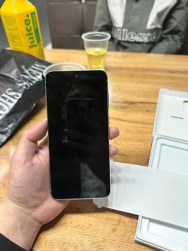 galaxy 6: Samsung Galaxy A56 5G, Новый, 1 ТБ, цвет - Зеленый, 2 SIM — 4