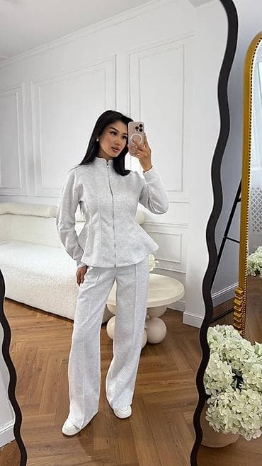 для ноги: Женский костюм из трикотажа: куртка на молнии + прямые брюки - — 4