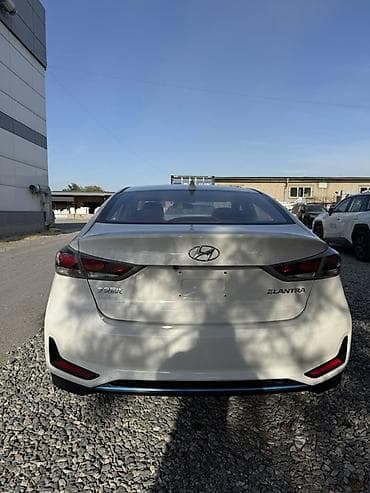yuan plus byd: Hyundai Elantra: 2019 г., 1.6 л, Автомат, Гибрид, Седан — 5