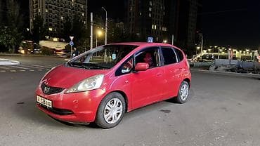 Honda Fit: 2010 г., 1.5 л, Автомат, Бензин, Хэтчбэк