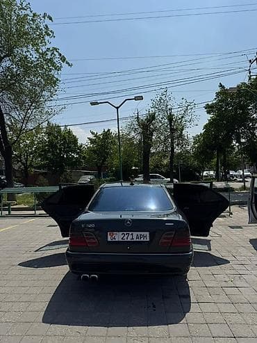 бид е2: Mercedes-Benz E-Class: 2002 г., 3.2 л, Автомат, Бензин, Седан — 7