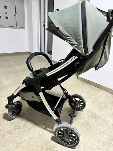 джинсы кюлоты: Прогулочная коляска с подножкой для второго ребенка - Компактная — 2