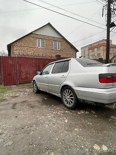 Volkswagen: Volkswagen Jetta: 1999 г., 2 л, Механика, Бензин, Седан — 4