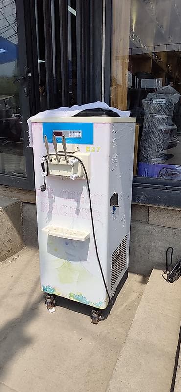 холодильные оборудование: Мороженица (soft ice cream machine) напольная, модель E27. - Тип — 2