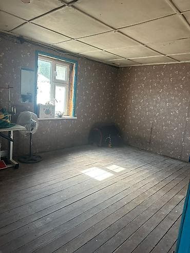 2 rooms: Небольшой одноэтажный дом из белого кирпич. Характеристики: - — 4