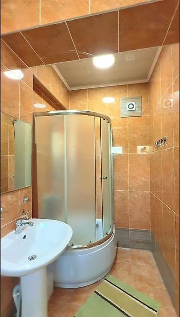 КОТТЕДЖ в 1 минуте от озера (2 этажа, до 15+ человек, 200кв.м, 3 — 10