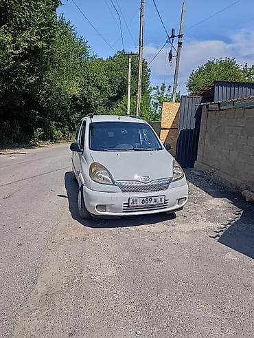 ланкрузер прадо: Toyota Yaris: 2001 г., 1.5 л, Механика, Бензин, Универсал — 1