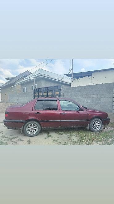 bmw g01: Volkswagen Vento: 1993 г., 1.8 л, Механика, Бензин, Седан — 2