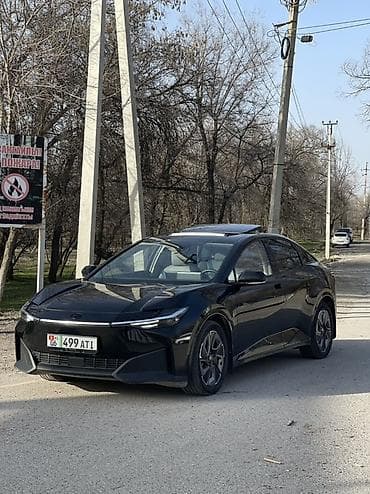 srv 2: Toyota bZ3: 2025 г., Электромобиль, Седан — 3