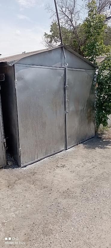 большой гараж: 18 м², Металлический, Бетонный | Смотровая яма, Охрана, Разборной — 2