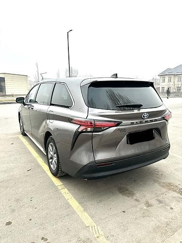 семи местный: Toyota Sienna: 2021 г., 2.5 л, Гибрид, Минивэн — 4