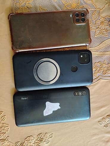 Смартфоны: комплект из 3 устройств с коробкой. 1) Samsung Galaxy A12 — 3