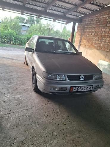 Продажа авто: Volkswagen Passat: 1994 г., 2 л, Механика, Седан — 1