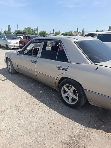 диски на авто: Mercedes-Benz W124: 1990 г., 2.3 л, Автомат, Газ, Седан — 8